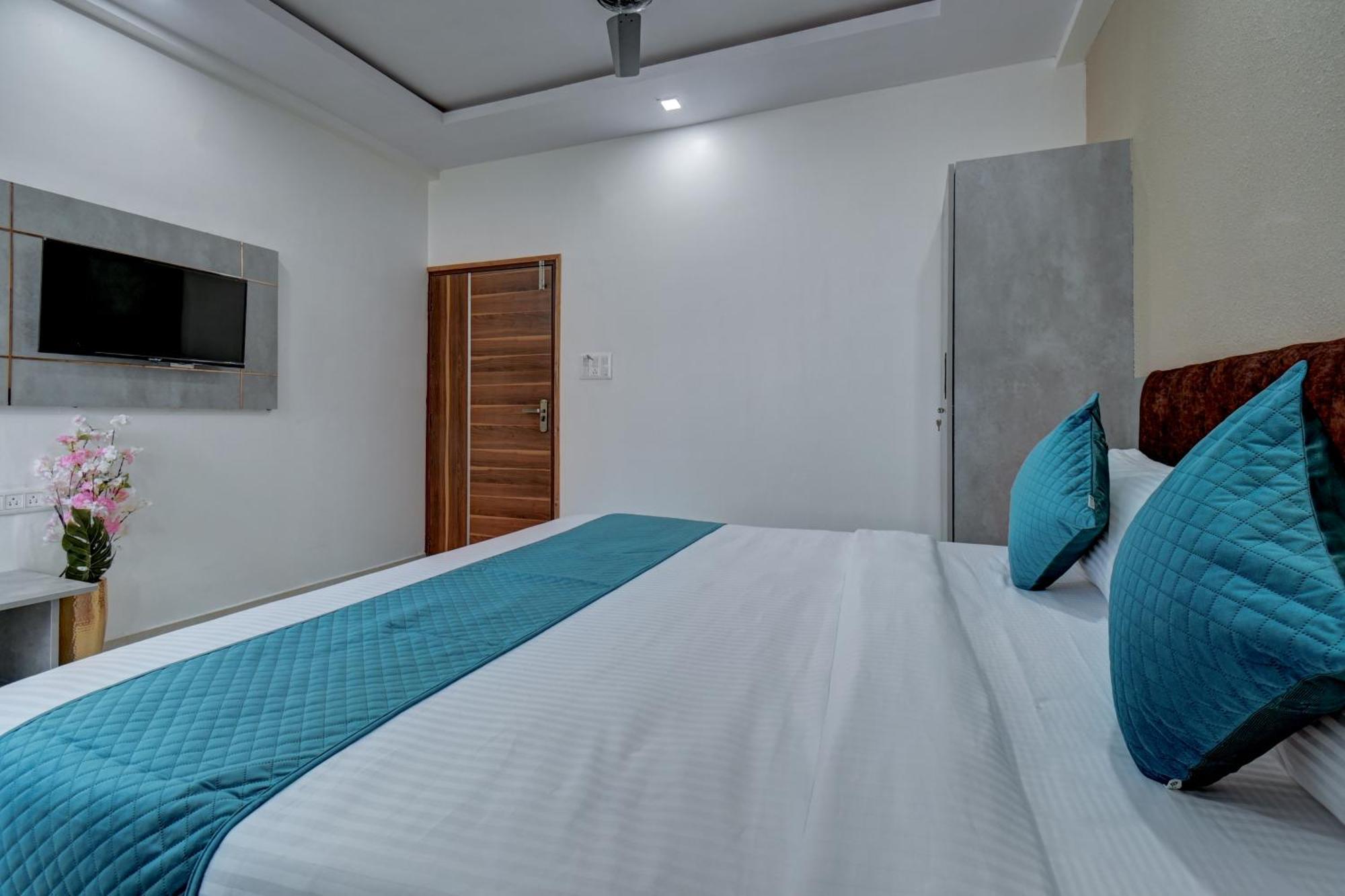 Hotel Cloud 9 Luxury Stay Майсуру Екстер'єр фото