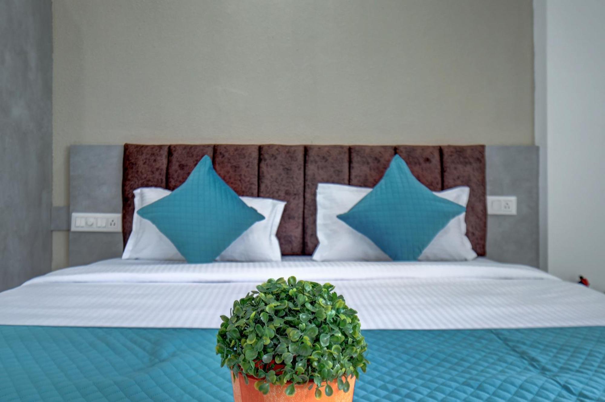 Hotel Cloud 9 Luxury Stay Майсуру Екстер'єр фото
