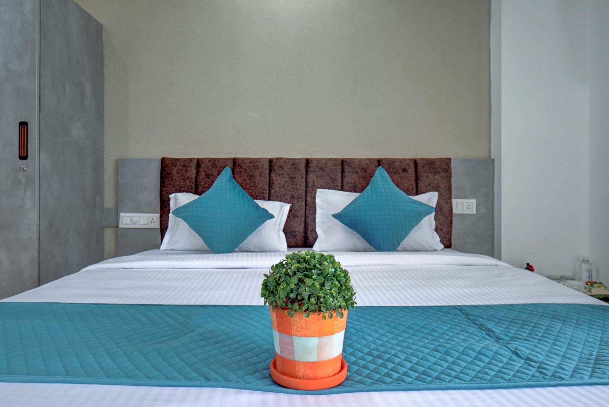 Hotel Cloud 9 Luxury Stay Майсуру Екстер'єр фото